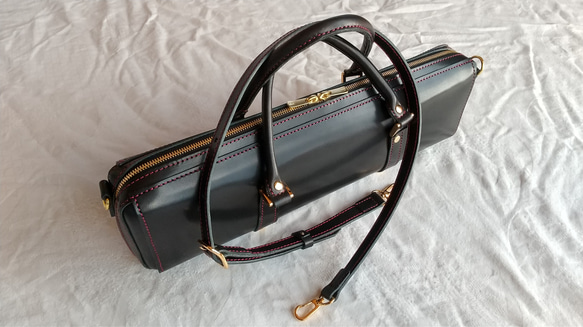 受注制作】ヌメ革のフルートケースカバー(縦型・小型断面の作品 受注制作】ヌメ革のフルートケースカバー(縦型・小型断面の作品