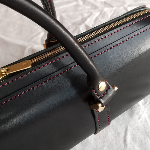 【一点もの】フルートケースカバー　フルートバッグ　ハンドメイド 受注制作】ヌメ革のフルートケースカバー（縦型・小型断面の作品例