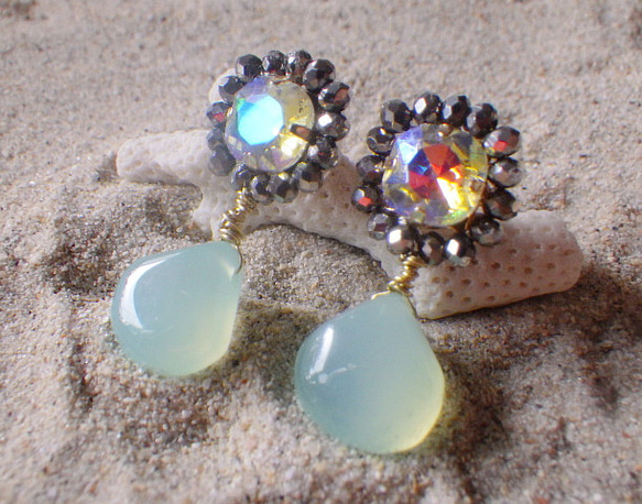 Aurora Mermaid Chalcedony Earrings 　 カルセドニードロップビジューピアス 12枚目の画像