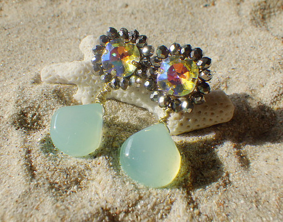 Aurora Mermaid Chalcedony Earrings 　 カルセドニードロップビジューピアス 13枚目の画像