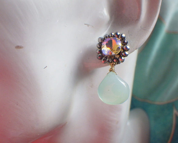 Aurora Mermaid Chalcedony Earrings 　 カルセドニードロップビジューピアス 5枚目の画像