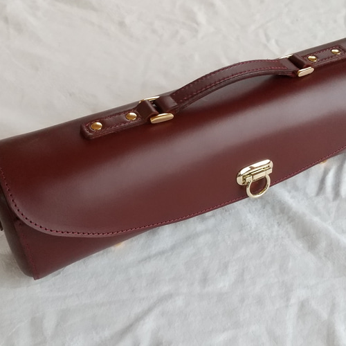 受注制作】ヌメ革のフルートケースカバー(カブセ式・一か所留め 受注制作】ヌメ革のフルートケースカバー(カブセ式・一か所留め