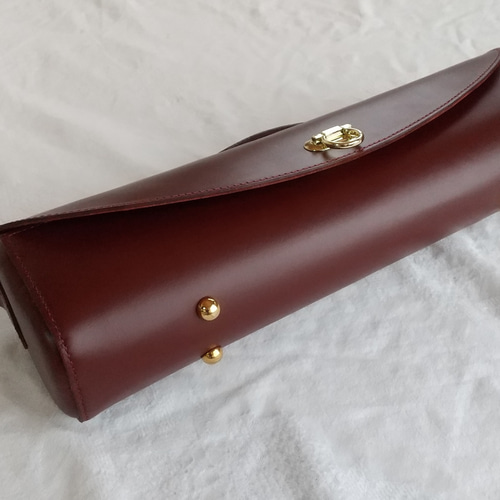 受注制作】ヌメ革のフルートケースカバー(カブセ式・一か所留め 受注制作】ヌメ革のフルートケースカバー(カブセ式・一か所留め