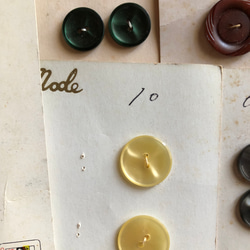 アンティーク ボタン 14個　ビンテージ 昭和 レトロ 個性的 ハンドメイド素材 日本製 ポップ アクセ 色々 4枚目の画像