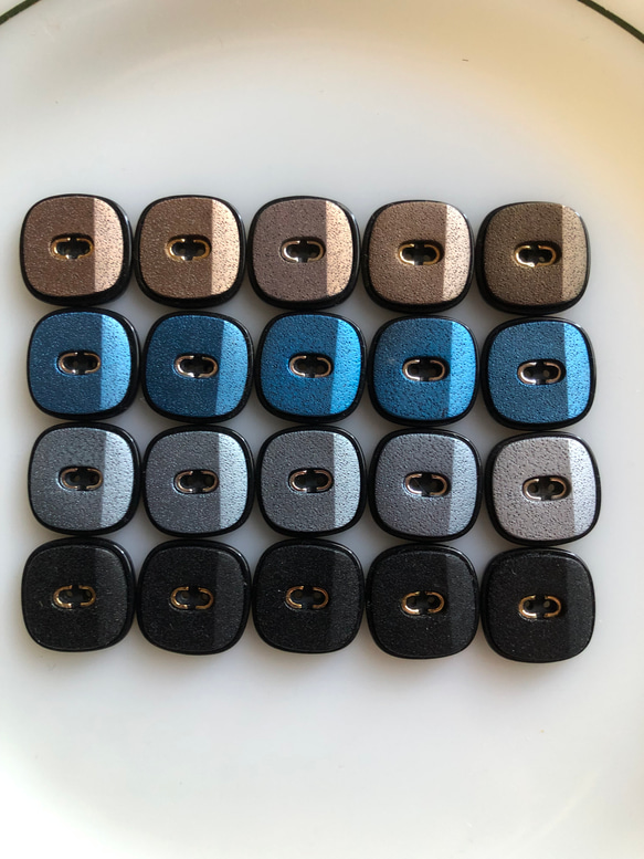 アンティーク ボタン 5個　ビンテージ 昭和 レトロ 個性的 ハンドメイド素材 日本製 ポップ アクセ 1枚目の画像