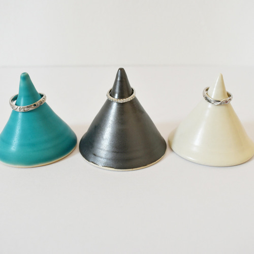 陶器のリングスタンド 三角 その他インテリア雑貨 tousai-meru 通販