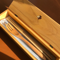 食卓に置ける箸箱(日本の模様）蓋付き箸入れ　ヒノキの箸箱　片手で開けられるカトラリーケース　小物入れ　メガネ入れ 13枚目の画像