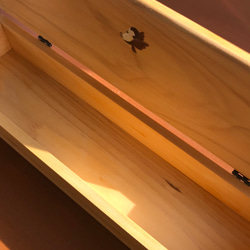 食卓に置ける箸箱(日本の模様）蓋付き箸入れ　ヒノキの箸箱　片手で開けられるカトラリーケース　小物入れ　メガネ入れ 2枚目の画像