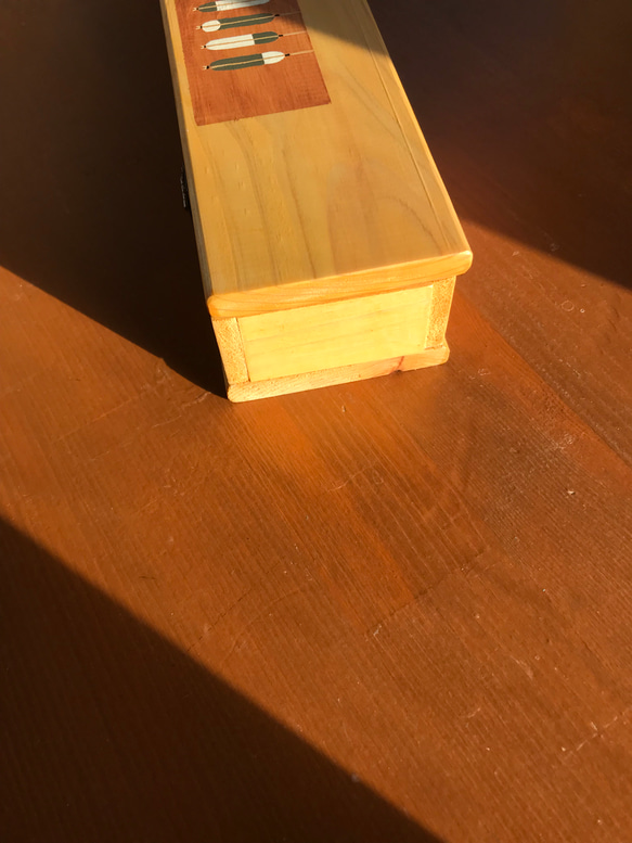 食卓に置ける箸箱(日本の模様）蓋付き箸入れ　ヒノキの箸箱　片手で開けられるカトラリーケース　小物入れ　メガネ入れ 10枚目の画像