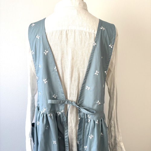 最後の一枚☆大人可愛いエプロン☆ギャザーワンピース風エプロン V字に