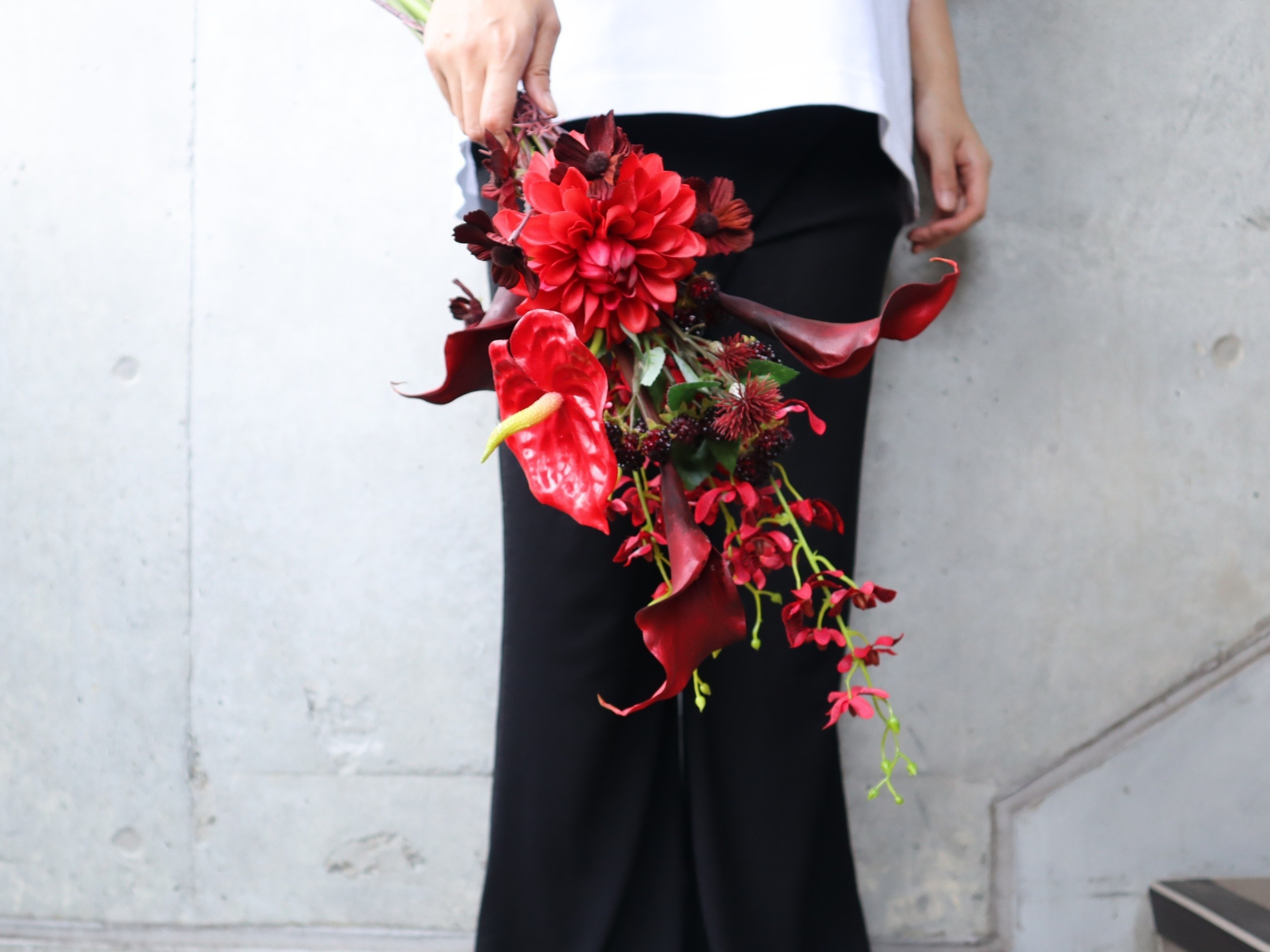 【人気の枝ブーケ】アンスリウムや海外花の個性派赤いブーケ ウェディングブーケ アーティフィシャルブーケ