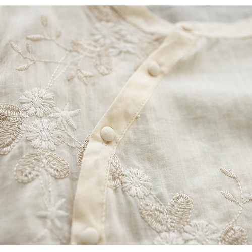 新品未開封品♡Creema　fall-in＆co　ブラウス　　リネン100% リネン100% 麻100% 刺繡 高級感 和風 ブラウス 綺麗めブラウス