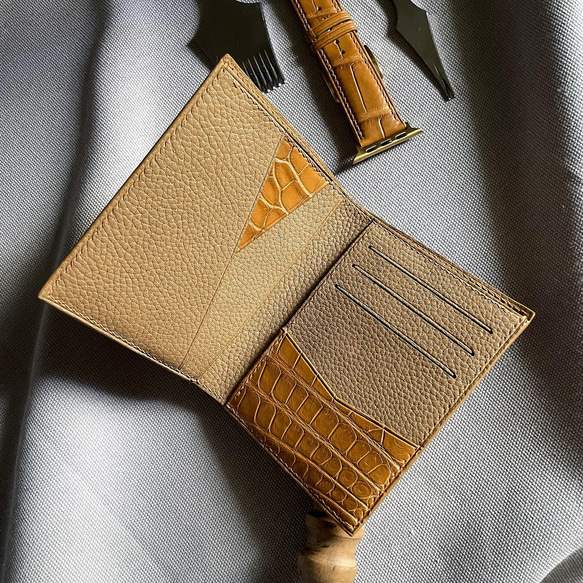 (注受作製)ワニ革使用２つ折り財布　手縫い商品 3枚目の画像