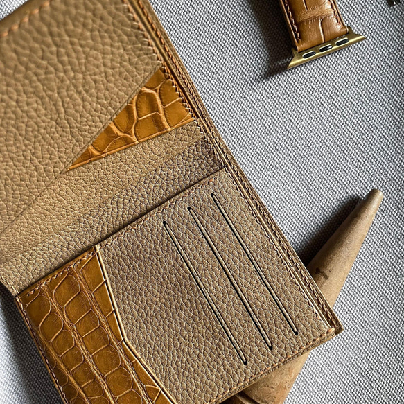 (注受作製)ワニ革使用２つ折り財布　手縫い商品 4枚目の画像