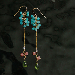 Muscari bluegreen（earring） ムスカリの花の耳飾り 1枚目の画像