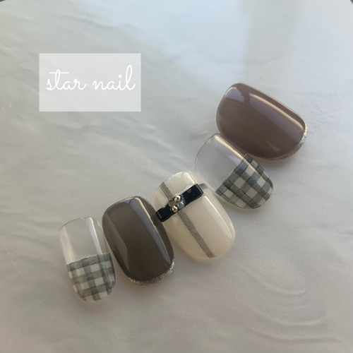 ♡モノトーングレーチェックネイル♡ ネイルチップ　ハンドメイド ネイルチップ】グレーチェックとマグネットネイル ネイルチップ