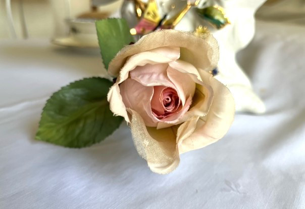 ●ラスト１/手染めグラデ薔薇×手染めラメ入りラウンド×花座 カスタムボールペン カスタムボールペン ●ラスト１/手染めグラデ薔薇×手染めラメ入りラウンド×花座