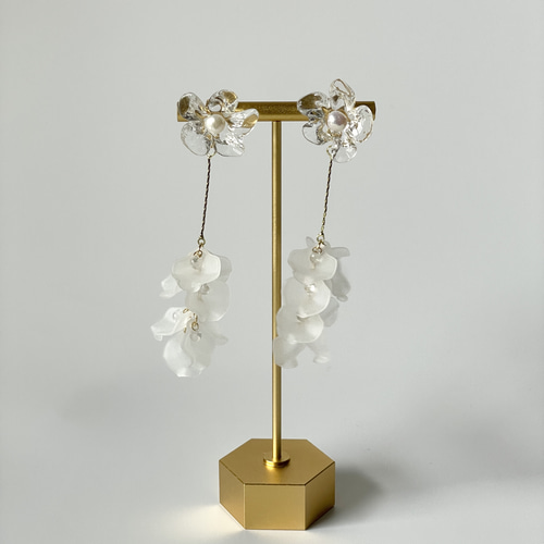 サージカルステンレス】お花/淡水パール/花びらの揺れるクリア大ぶり