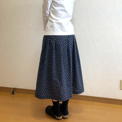 ランダムドット♡コットンリネン タックギャザースカート ダークネイビー 3枚目の画像