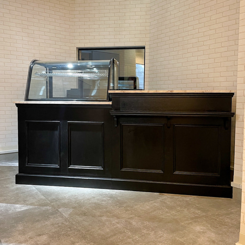 ケーキ屋さんショーケースレジカウンター（W2100ブラック）スイーツ店冷蔵ショーケースカウンター オーダーメイド店舗什器 チェスト・キャビネット  RyoグレイスファニチャーCreema店 通販｜Creema(クリーマ) 15849687