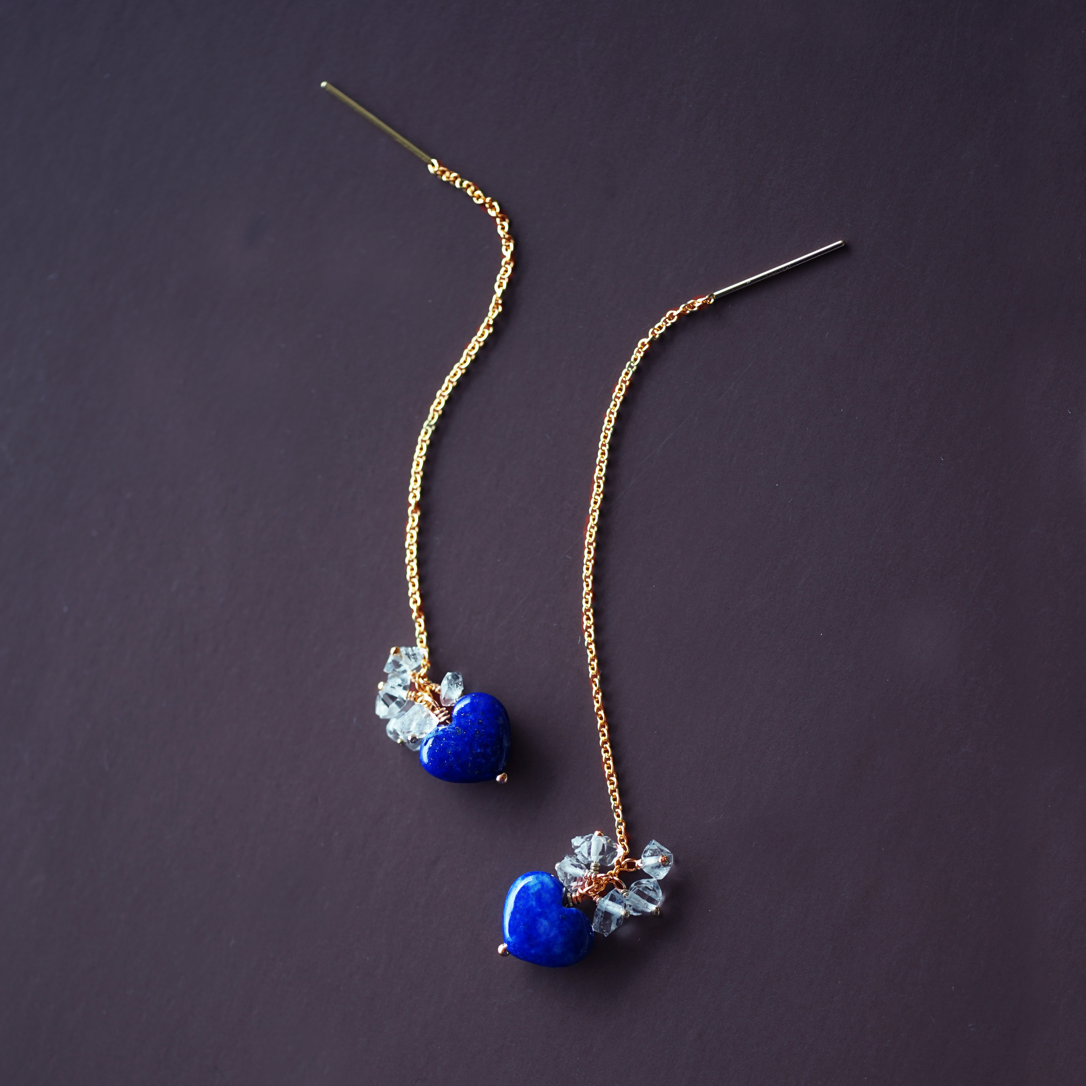限定数販売！ハート揺れる、ラピスラズリとハーキマーダイヤモンドのロングピアス　～瑠璃色の心