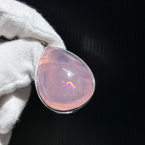 スターディープローズクォーツとパープルリビアングラス