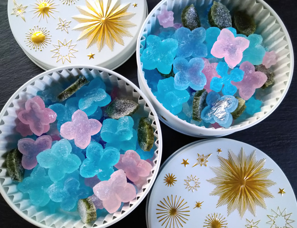 『紫陽花ハンドメイド2023』『Creema限定新作』アナベル紫陽花の琥珀糖　和菓子、可愛い缶にお入れします！ 4枚目の画像