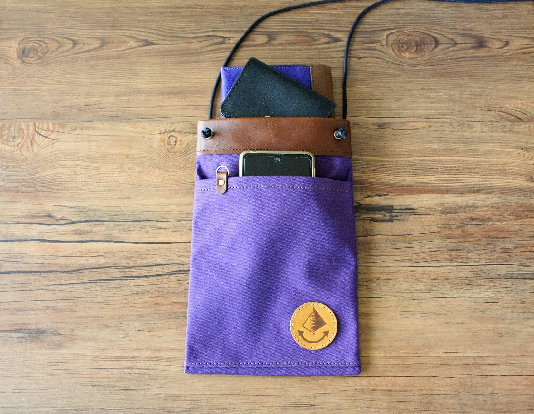 帆布とレザーのスマホポシェット◆パープル◆スマホショルダー◆肩当て付き◆帆布◆本革◆外ポケット◆送料無料