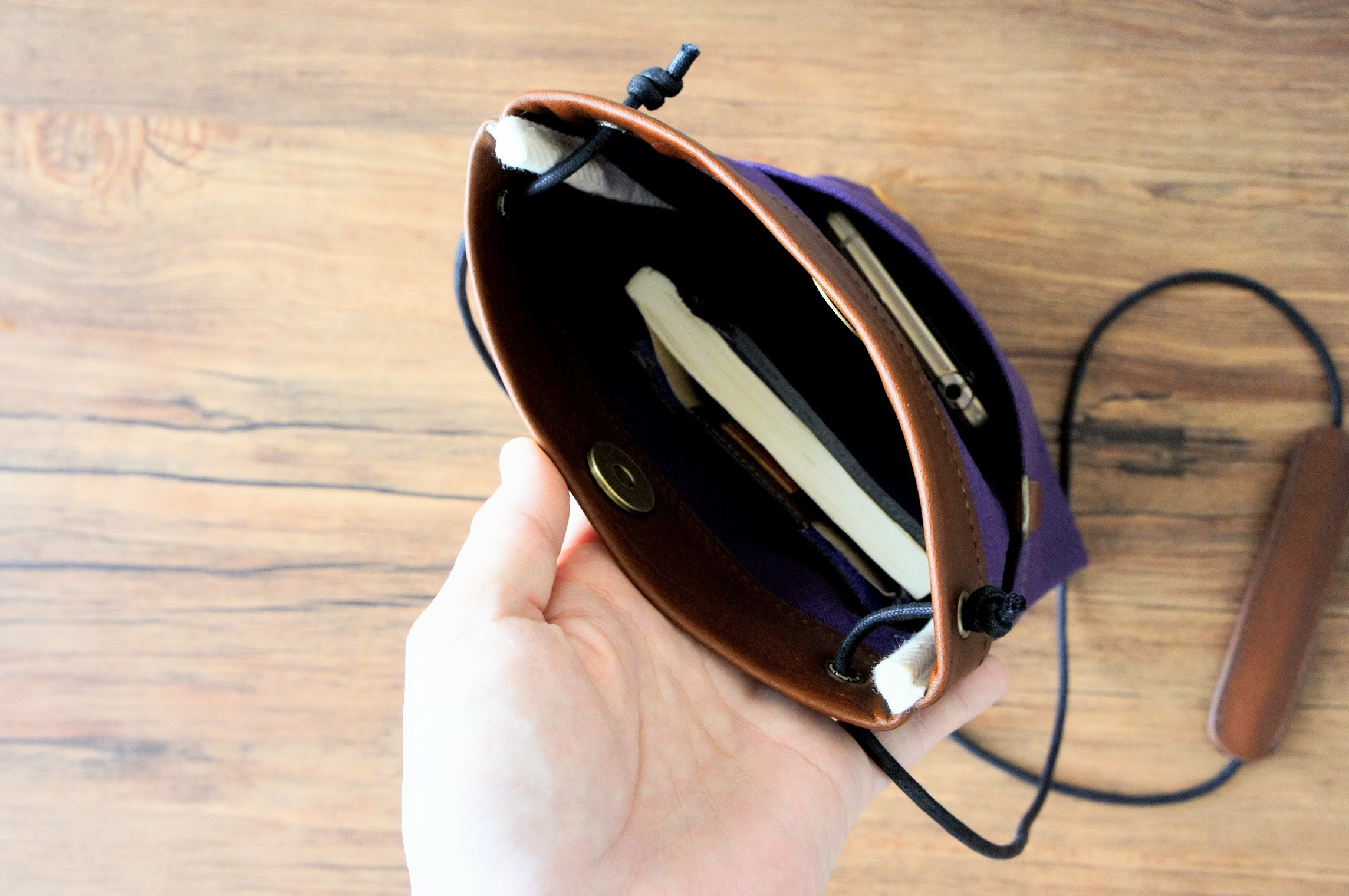 帆布とレザーのスマホポシェット◆パープル◆スマホショルダー◆肩当て付き◆帆布◆本革◆外ポケット◆送料無料