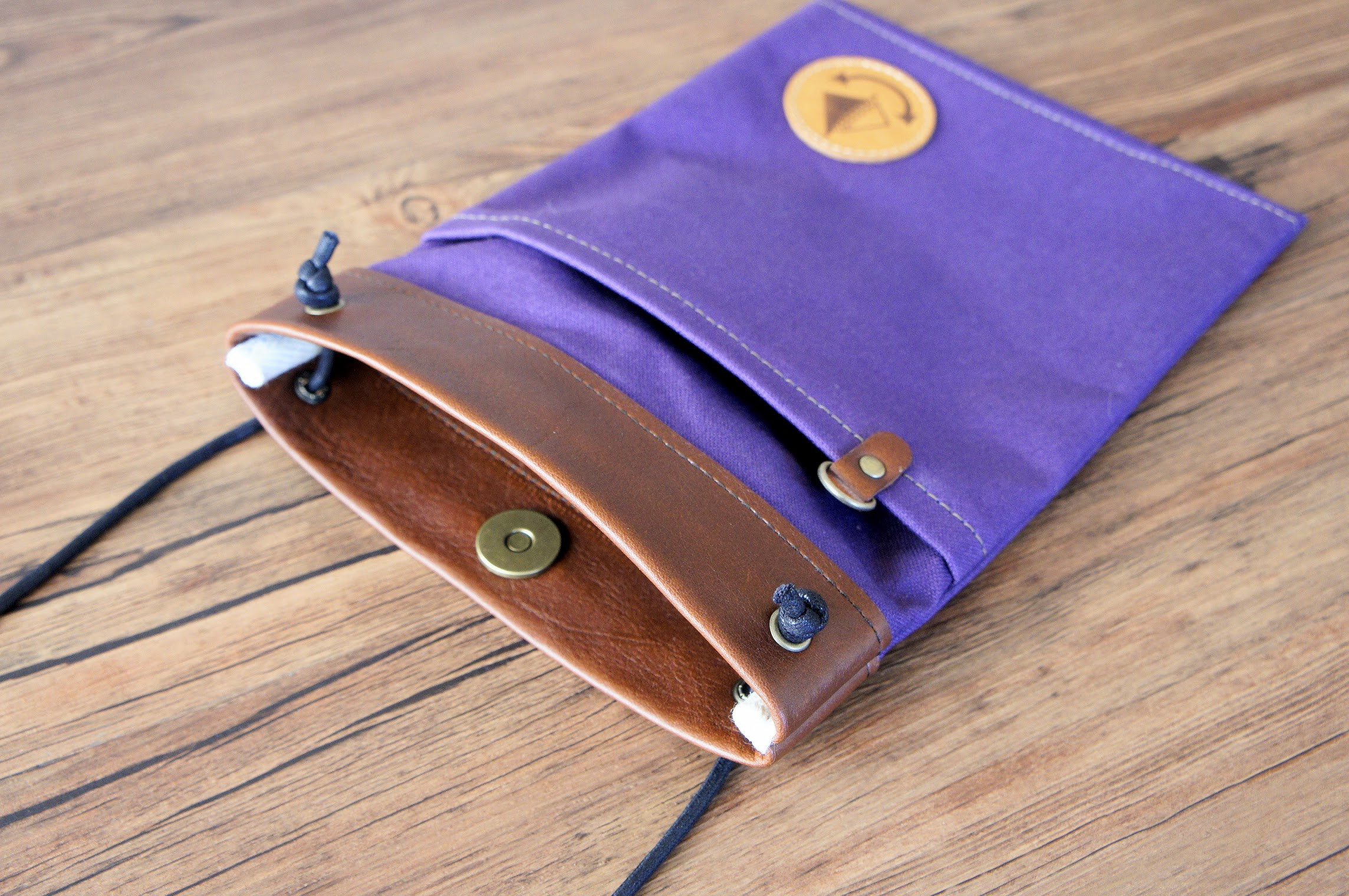 帆布とレザーのスマホポシェット◆パープル◆スマホショルダー◆肩当て付き◆帆布◆本革◆外ポケット◆送料無料