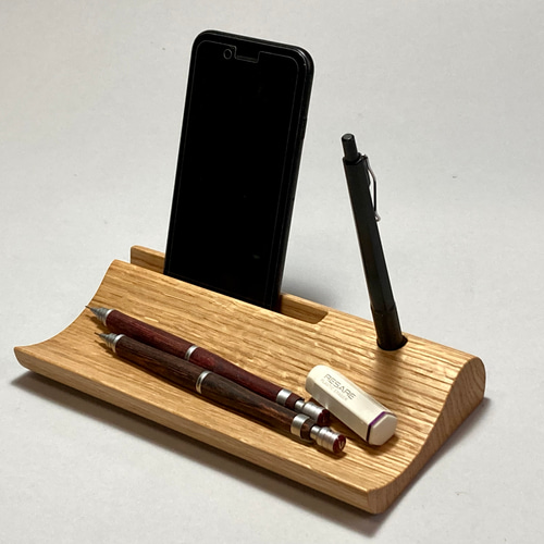 デコ・スマートホン(タテ、ヨコに置けるスマホスタンド+ペンスタンド+