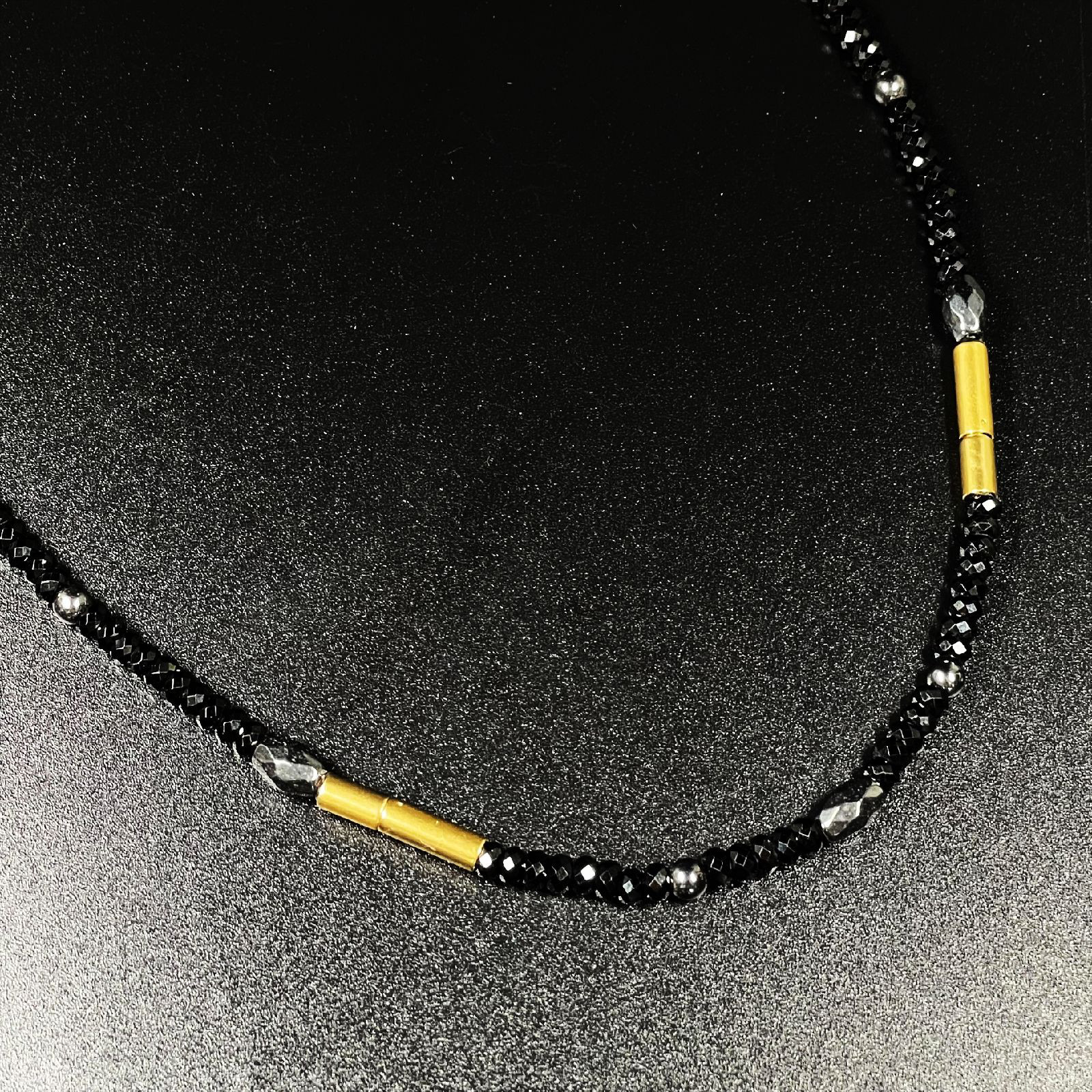 【ゴールドクラスプがゴージャス!!】カットヘマタイト スピネル 磁気ネックレス ツインゴールドクラスプ仕様 プロ選手愛用 8,640円