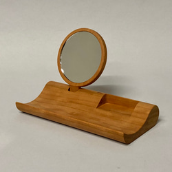 デコ・アクセサリーロング(取り外すと手鏡になるミラーとアクセサリーを使いながら飾る木製スタンドトレー、樺材) 2枚目の画像