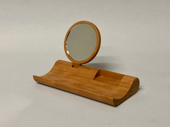 デコ・アクセサリーロング(取り外すと手鏡になるミラーとアクセサリーを使いながら飾る木製スタンドトレー、樺材) 2枚目の画像