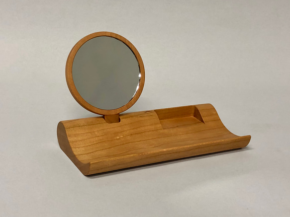 デコ・アクセサリーロング(取り外すと手鏡になるミラーとアクセサリーを使いながら飾る木製スタンドトレー、樺材) 3枚目の画像