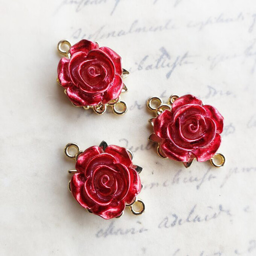コネクター】赤い薔薇チャーム 6個【バラの花 ピアス ハンドメイド用