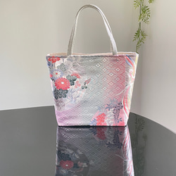帯リメイクバッグ　丸文に花々ピンク　トートバッグM  和装バッグ　和装バッグ 2枚目の画像
