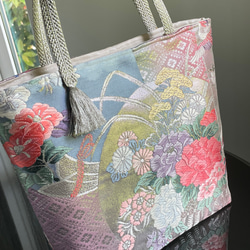 帯リメイクバッグ　丸文に花々ピンク　トートバッグM  和装バッグ　和装バッグ 8枚目の画像