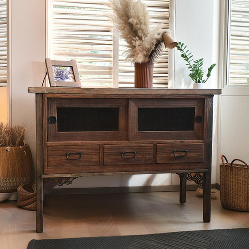 桐箪笥を職人が再生した 和モダンキャビネット｜ガラス扉のリメイク