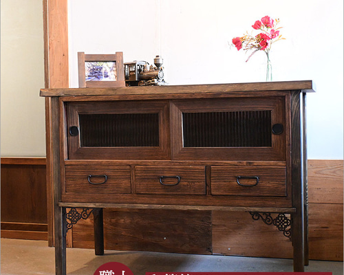 桐箪笥を職人が再生した 和モダンキャビネット｜ガラス扉のリメイク