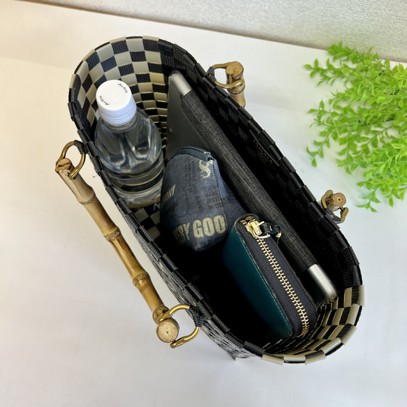 【受注製作】プラカゴ　Sサイズ/B5　S-360　黒*ベージュ　2way　バンブーハンドル　プラカゴバッグ　雨の日バッグ 4枚目の画像