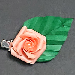 ミニバラのブローチ「桜×緑」 2枚目の画像
