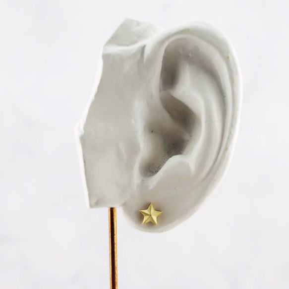 星のピアス（立体）／真鍮ピアス ⋆片耳⋆ 3枚目の画像