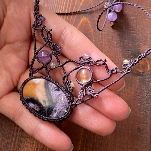 天然石のモザイクマクラメネックレス