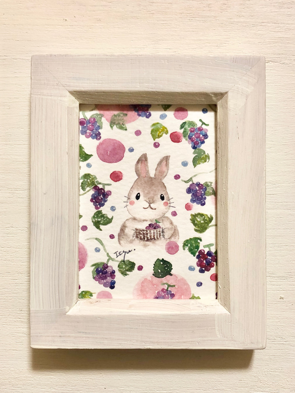 透明水彩画　ミニ額「ぶどうが大好きなうさぎさん」イラスト　ウサギ　プチギフト  母の日　父の日　ブドウ　葡萄　果物 3枚目の画像