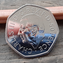 Charles王 チャールズ3世 50ペンス 新デザイン イギリス コイン英国 2022年 8g 27mm 3枚目の画像