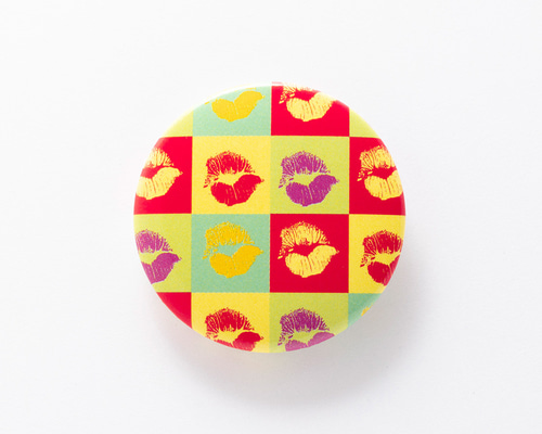 カラフルリップ 缶バッジ 缶バッチ【3.1cm】唇 ピンバッチ meets-badge