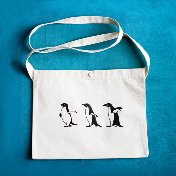 ペンギンさんの刺繍サコッシュ（3羽） 人気・おすすめ｜使いやすい・旅行におすすめ セール中 全国発送 即出荷モデル