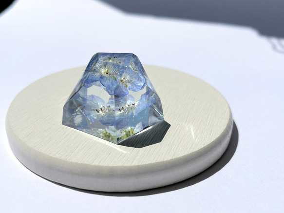 美品✨レオナール　トリム　フラワー　ネイビー　宝石 ネモフィラの鉱石オブジェ☆ / レジン / ドライフラワー その他