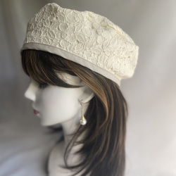 capellaコーデしやすいオフホワイト　コードレース刺繍のベレー帽 4枚目の画像